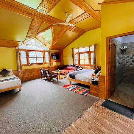 Snow Clad Riverview Hotel & Resort, Manali Екстериор снимка