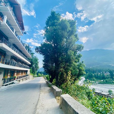 Snow Clad Riverview Hotel & Resort, Manali Екстериор снимка