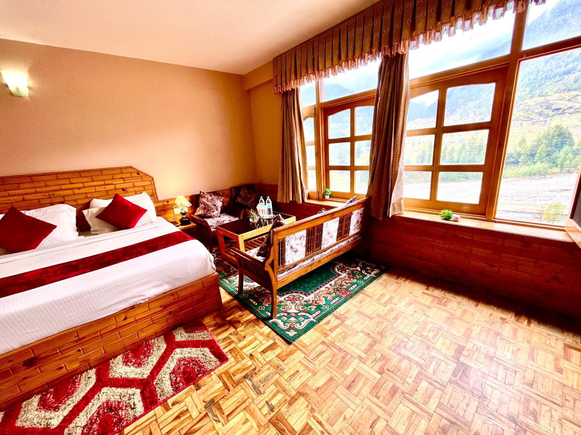Snow Clad Riverview Hotel & Resort, Manali Екстериор снимка