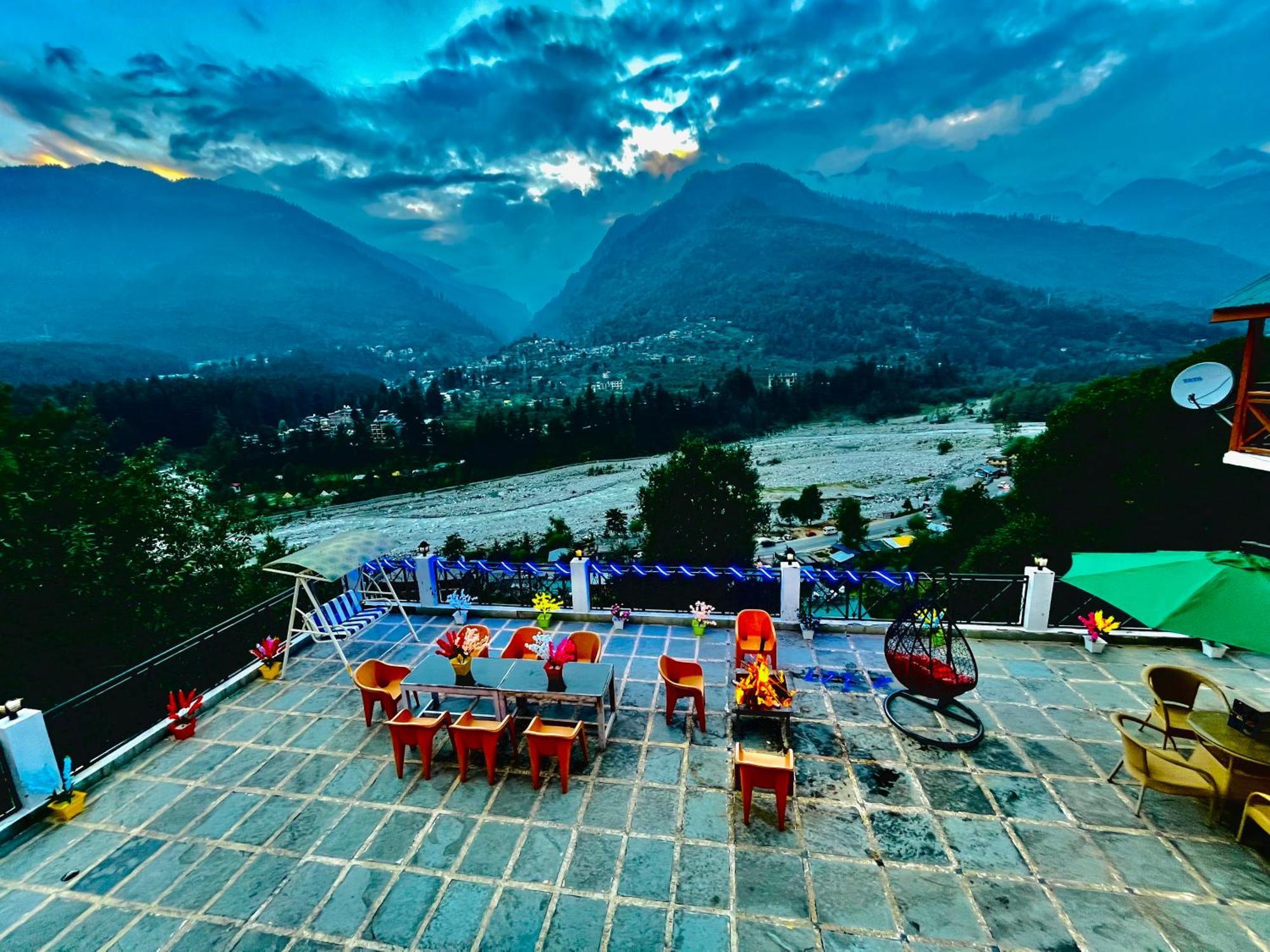 Snow Clad Riverview Hotel & Resort, Manali Екстериор снимка