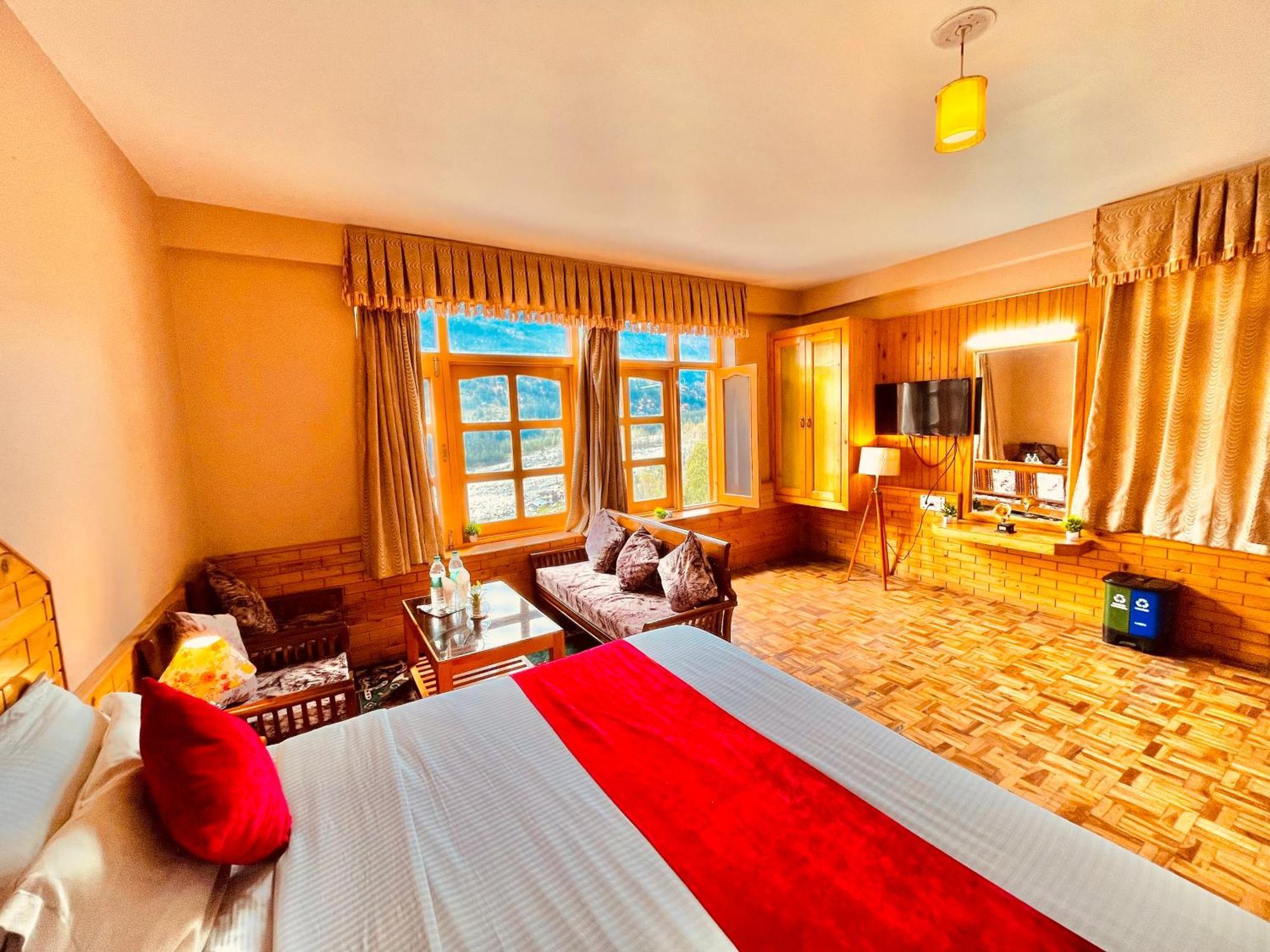 Snow Clad Riverview Hotel & Resort, Manali Екстериор снимка