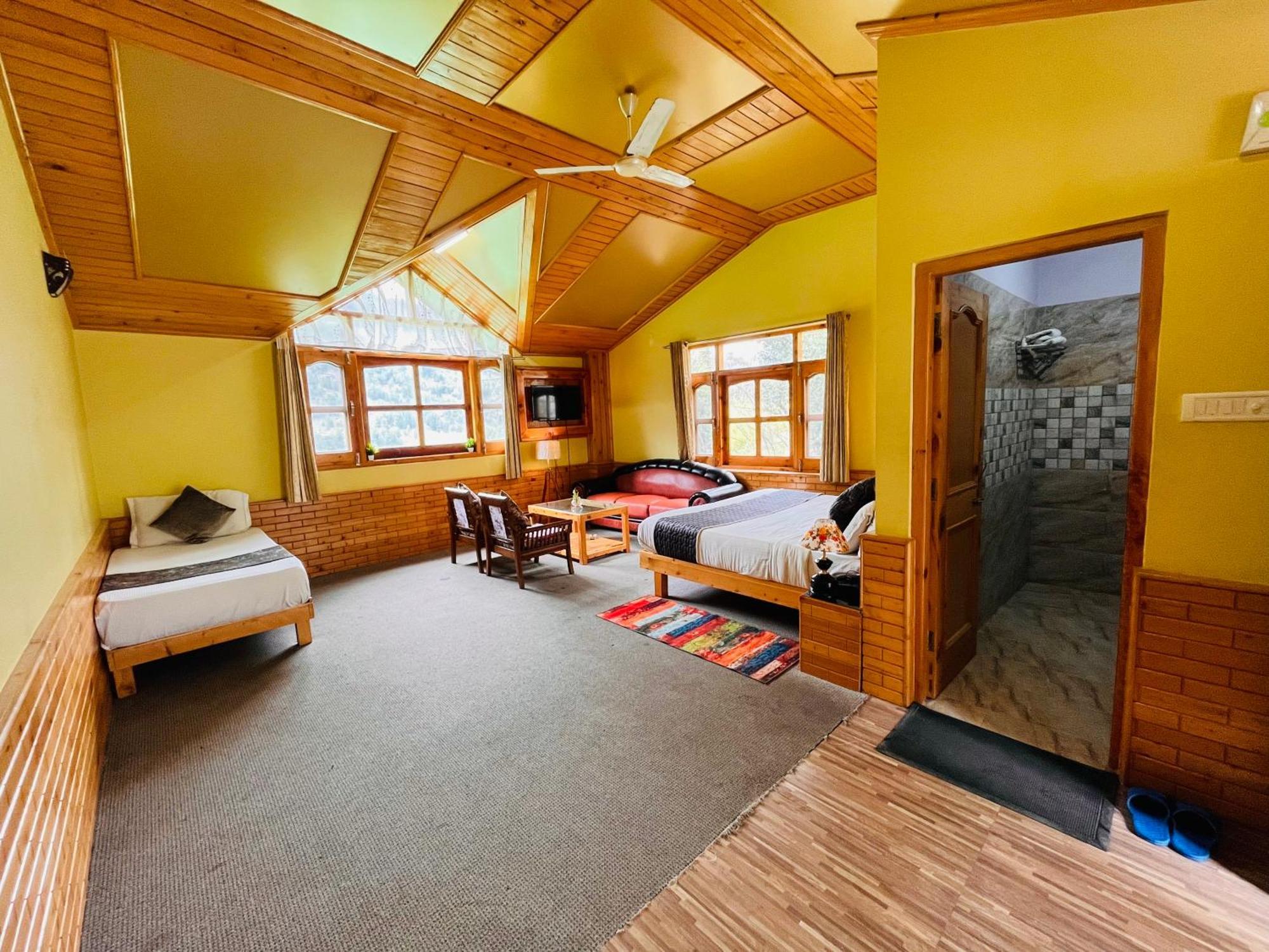 Snow Clad Riverview Hotel & Resort, Manali Екстериор снимка