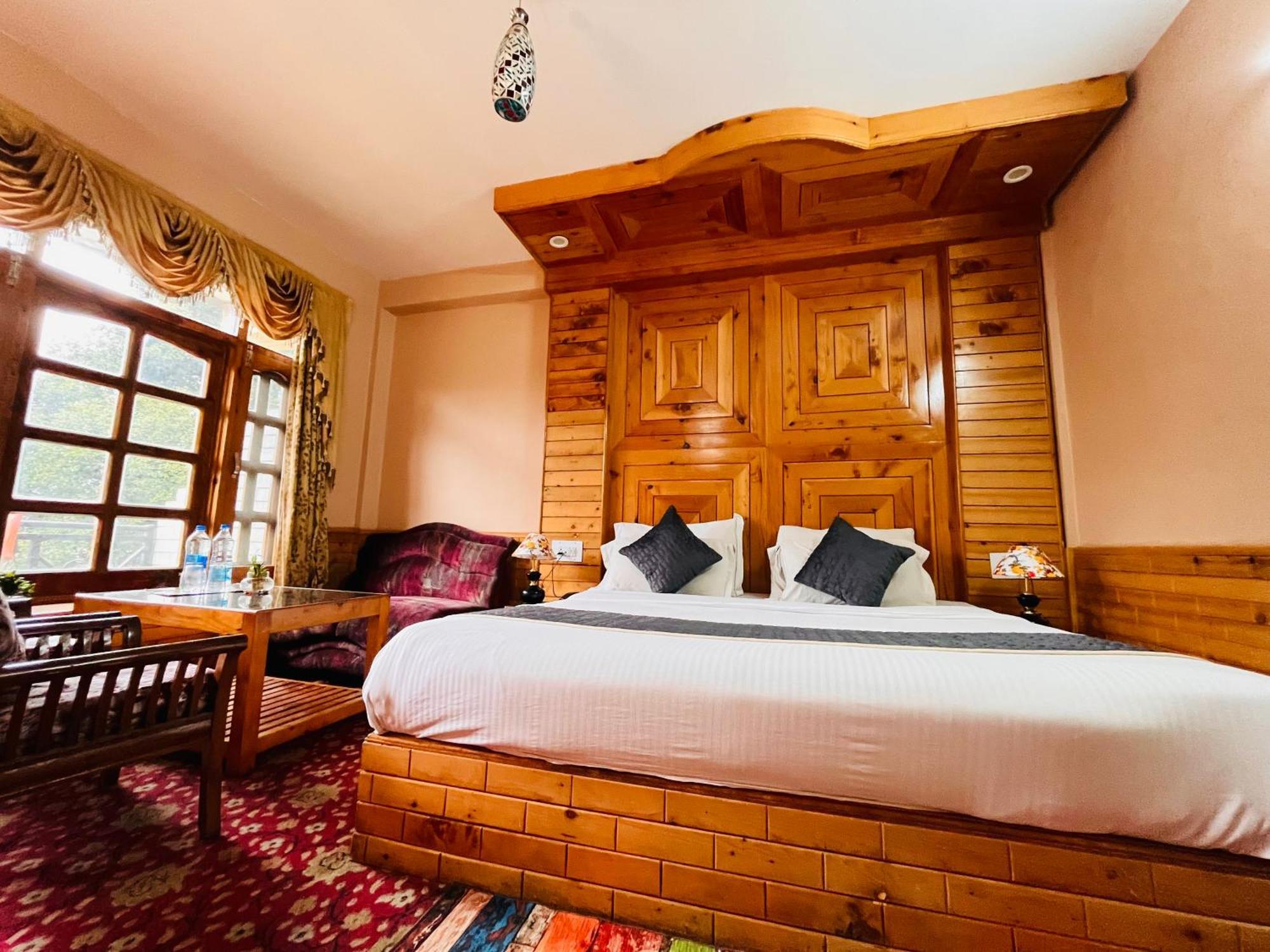 Snow Clad Riverview Hotel & Resort, Manali Екстериор снимка