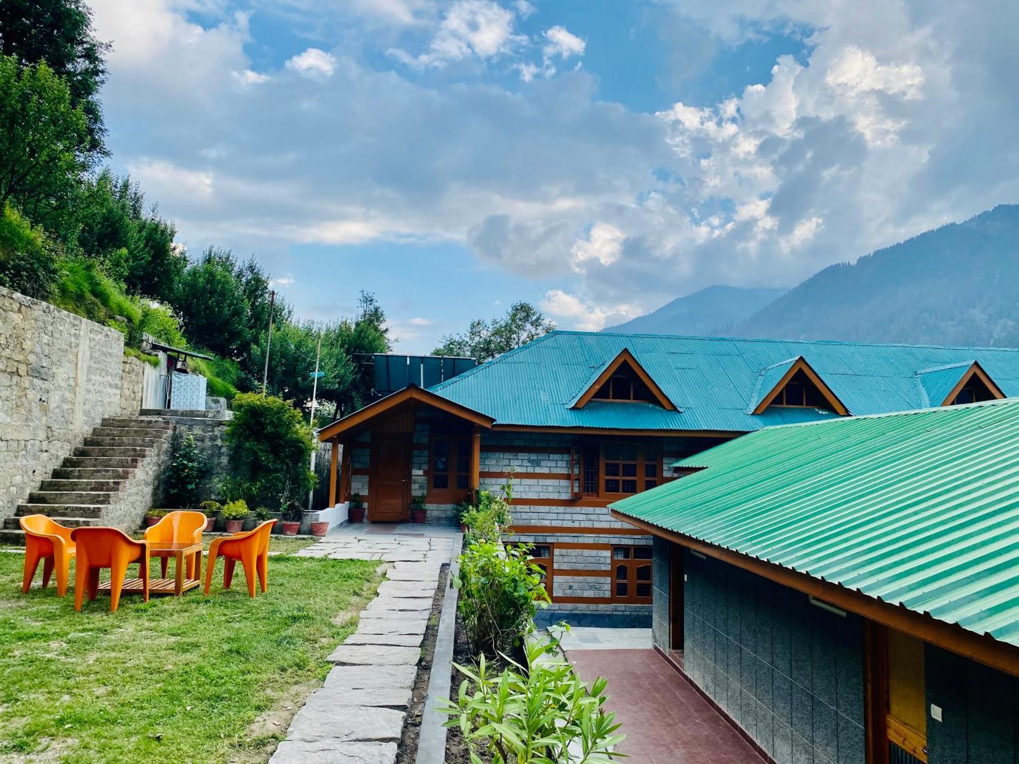 Snow Clad Riverview Hotel & Resort, Manali Екстериор снимка