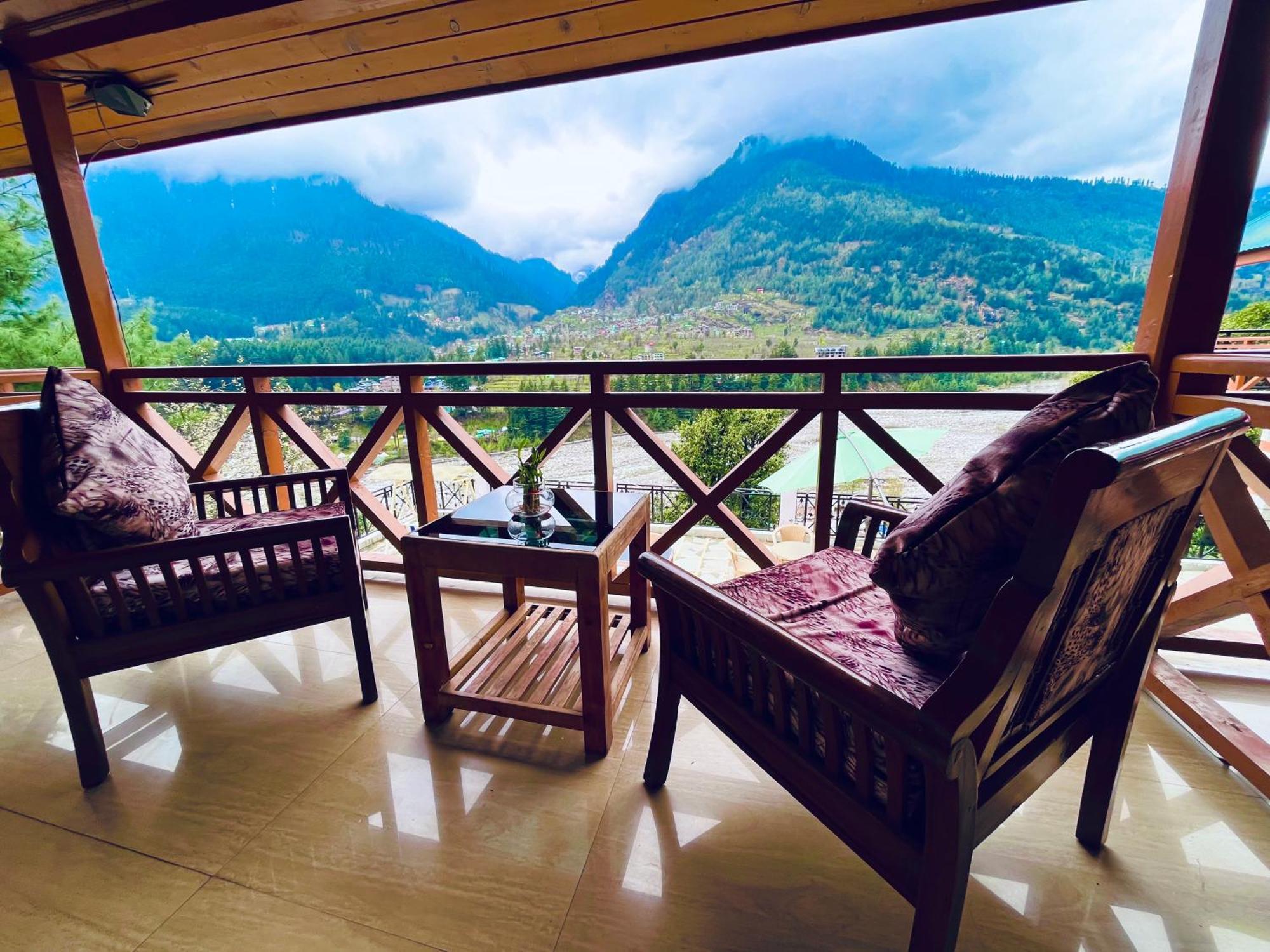 Snow Clad Riverview Hotel & Resort, Manali Екстериор снимка