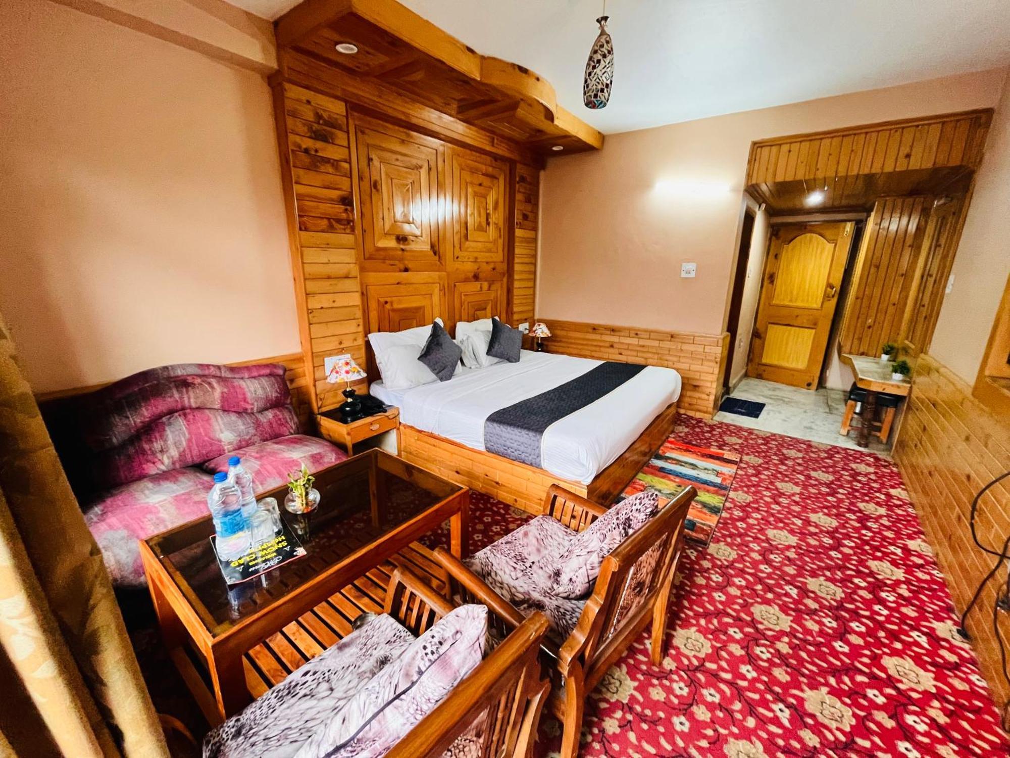 Snow Clad Riverview Hotel & Resort, Manali Екстериор снимка