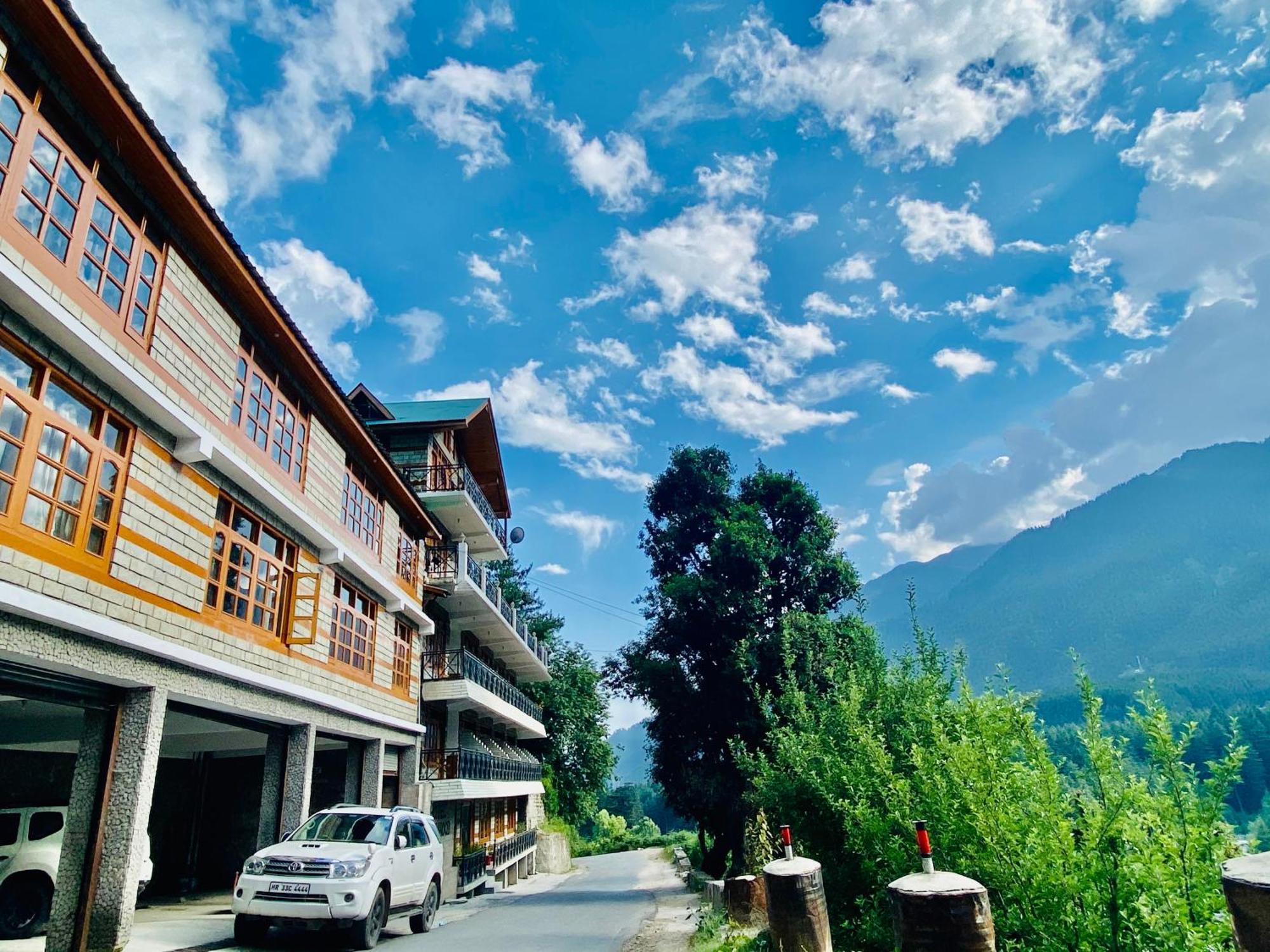 Snow Clad Riverview Hotel & Resort, Manali Екстериор снимка